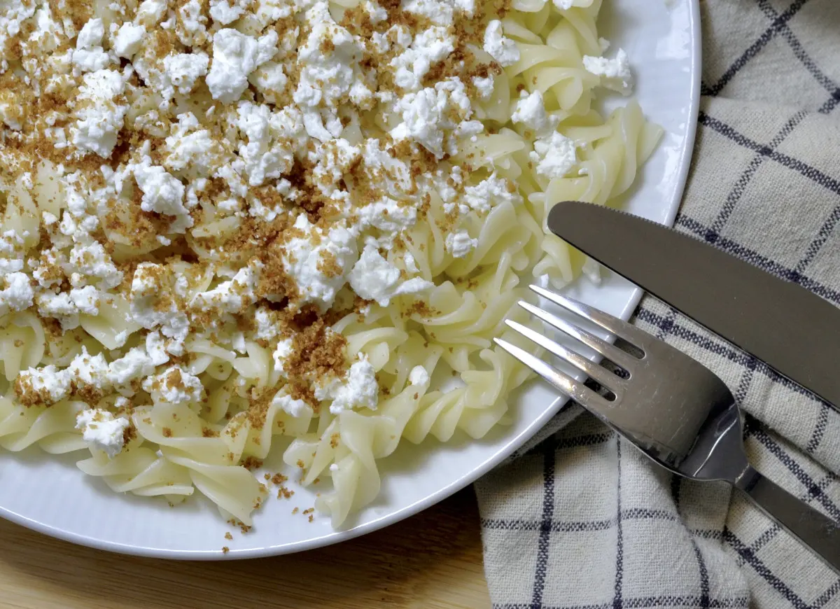 Makaron z twarogiem i cukrem